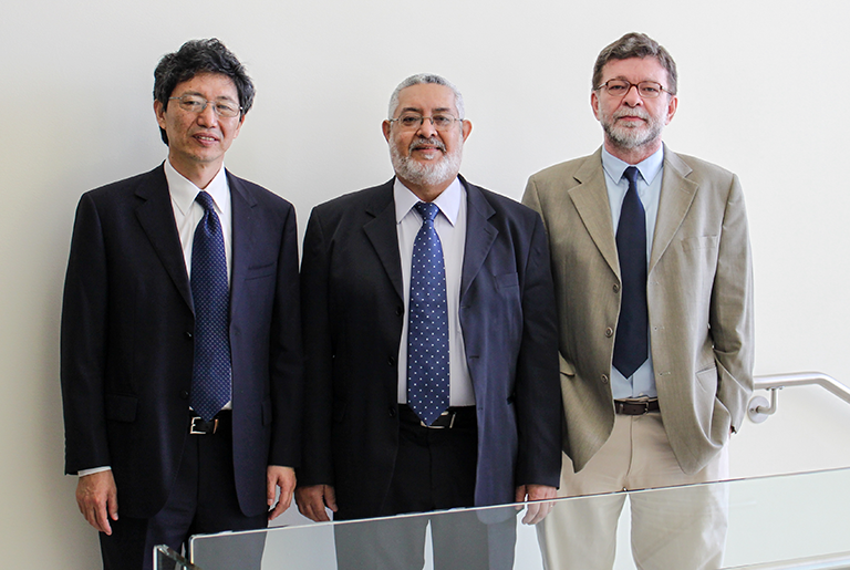 Professors Su Jian, Paulo Frutuoso and Fernando Carvalho
